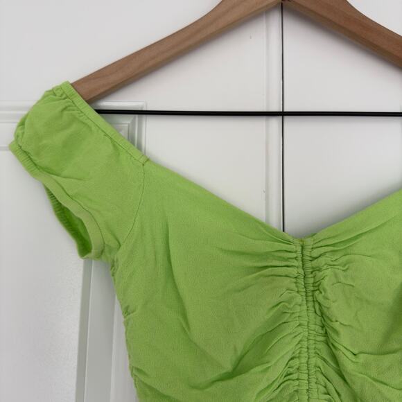 Princess Polly Darshan Top Lime cropped cinched ruched front cap sleeve v-neck 2 - Picture 5 of 10